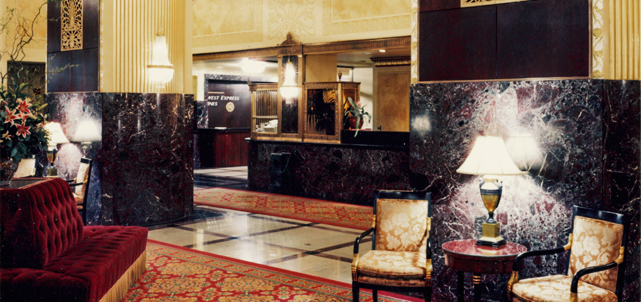 Tri-North Builders remodeled lobby area for the downtown Milwaukee Hilton City Center hotel.