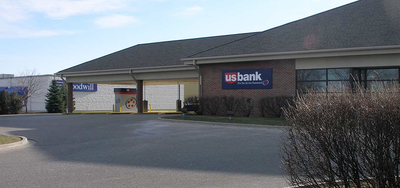 Drive-up and ATM areas of the US Bank building built by Tri-North Builders in Wisconsin.